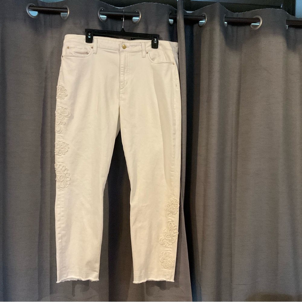 Joe’s Jeans white cropped jeans, size 33.